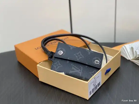 LOUIS Necklace-7.6*10*0.5CM Holder VUITTON Card 0609